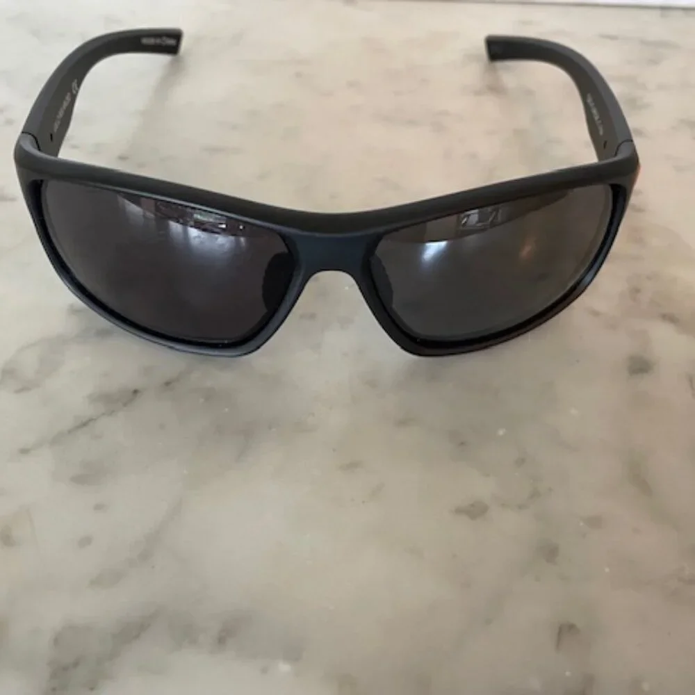GILLZ GZS-Classic C.104 Black Polarized Frames Sunglasses 64-16